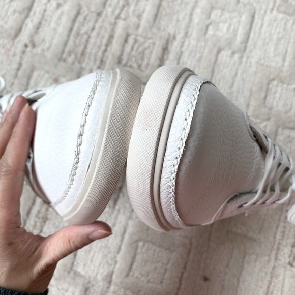 NIB Clark’s Pebbled Leather Lace-up Sneakers - Picture 5 of 7